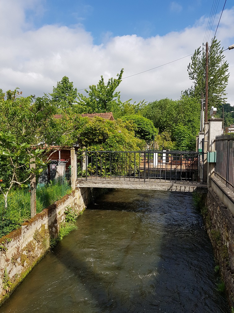 Une belle randonnée en Vallée de Chevreuse nous attendait ce dimanche. Chemins peu fréquentés et bien balisés, il n'y a qu'à suivre le guide :-)